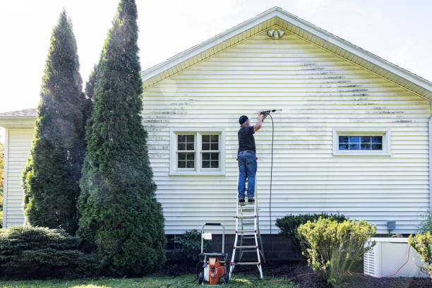Best Animal Enclosure Cleaning  in Victoria, KS
